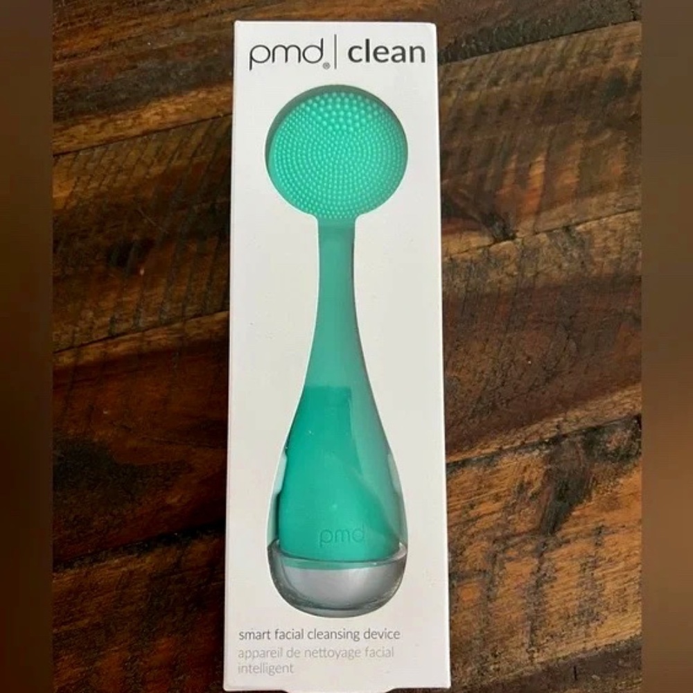 PMD Clean Smart Facial Cleansing Device in teal - New in Box
